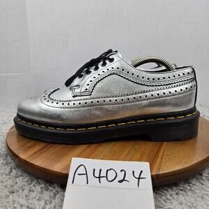 Dr. Martens Womens 8 3989 Metallic Silver Leather Brogue Long Wingtip Oxford